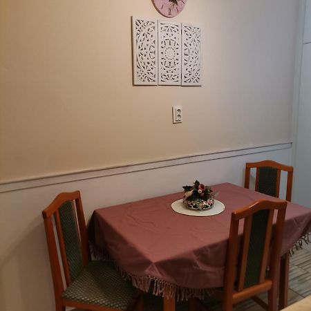 Malomszeg Apartman Pětikostelí Exteriér fotografie